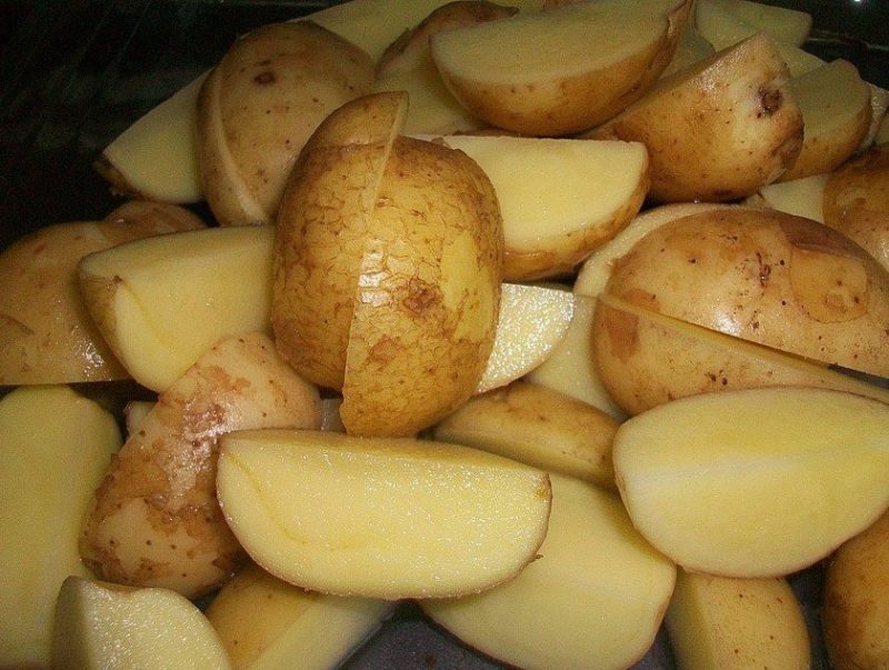 Приготовление картофеля с кожурой в духовке